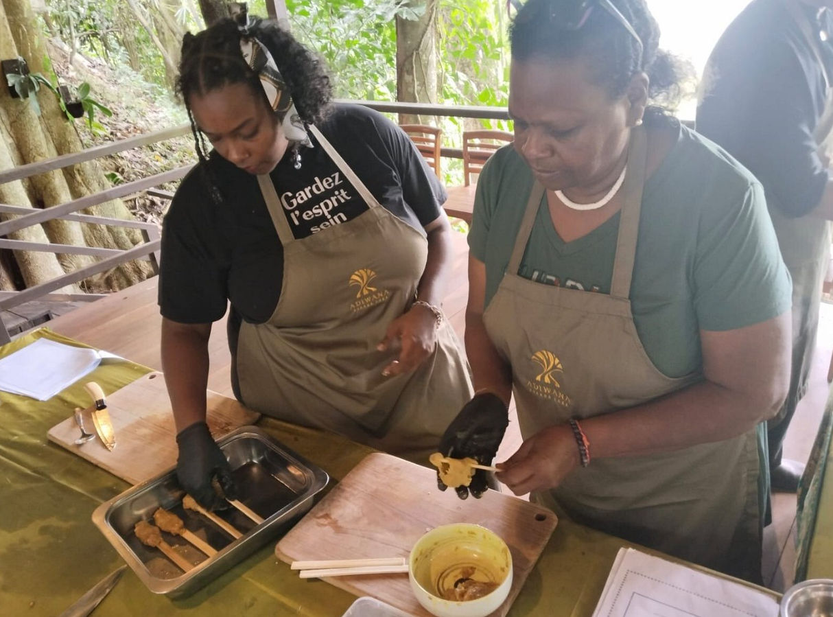 Balinese Market Tour and Cooking Class in a Tropical Garden Kitchen