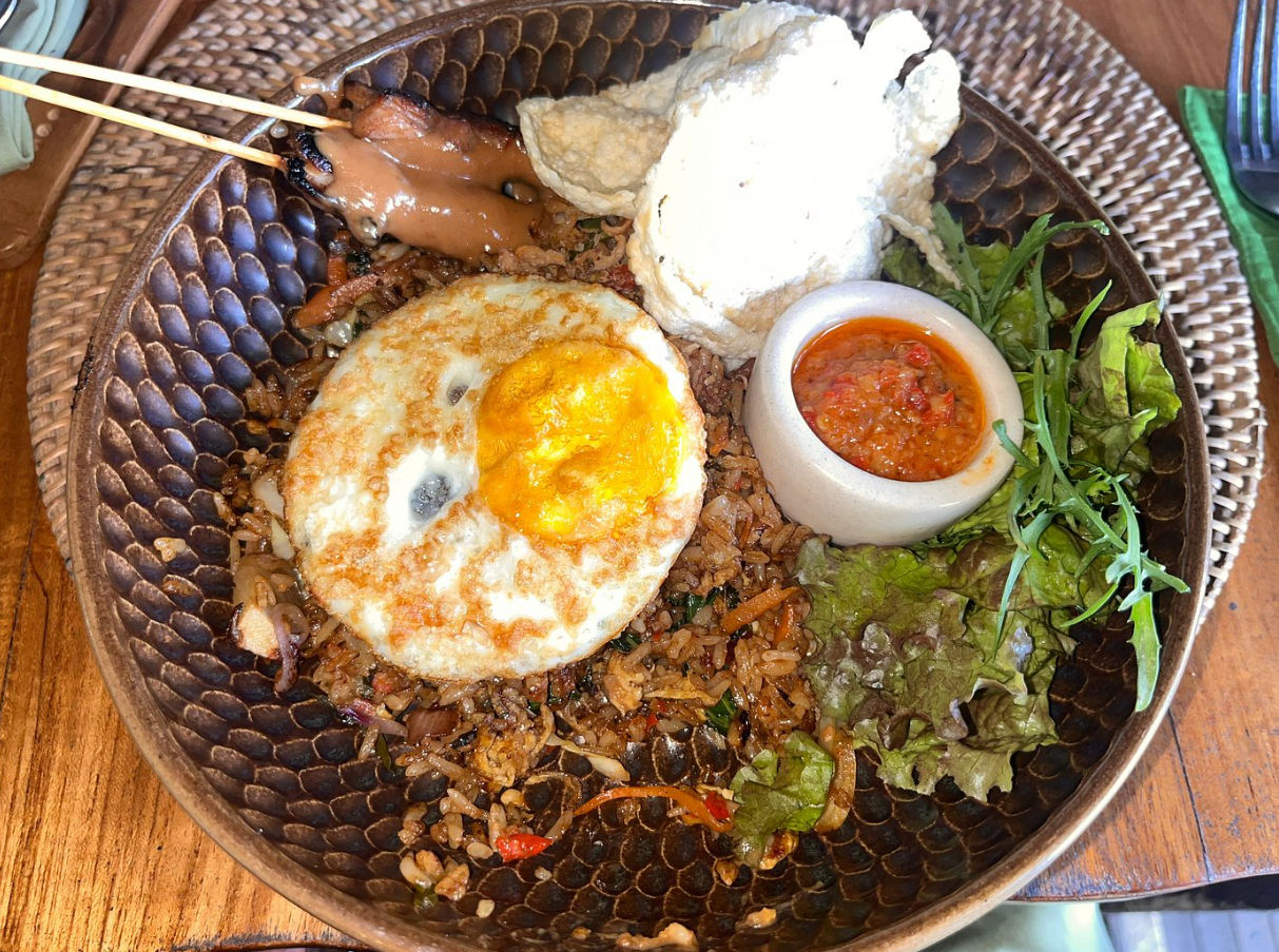 Balinese Market Tour and Cooking Class in a Tropical Garden Kitchen