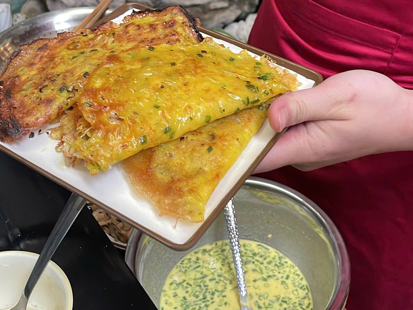 From Market to Home Kitchen: Vietnamese Cooking Class with Bánh Xèo & Salt Coffee