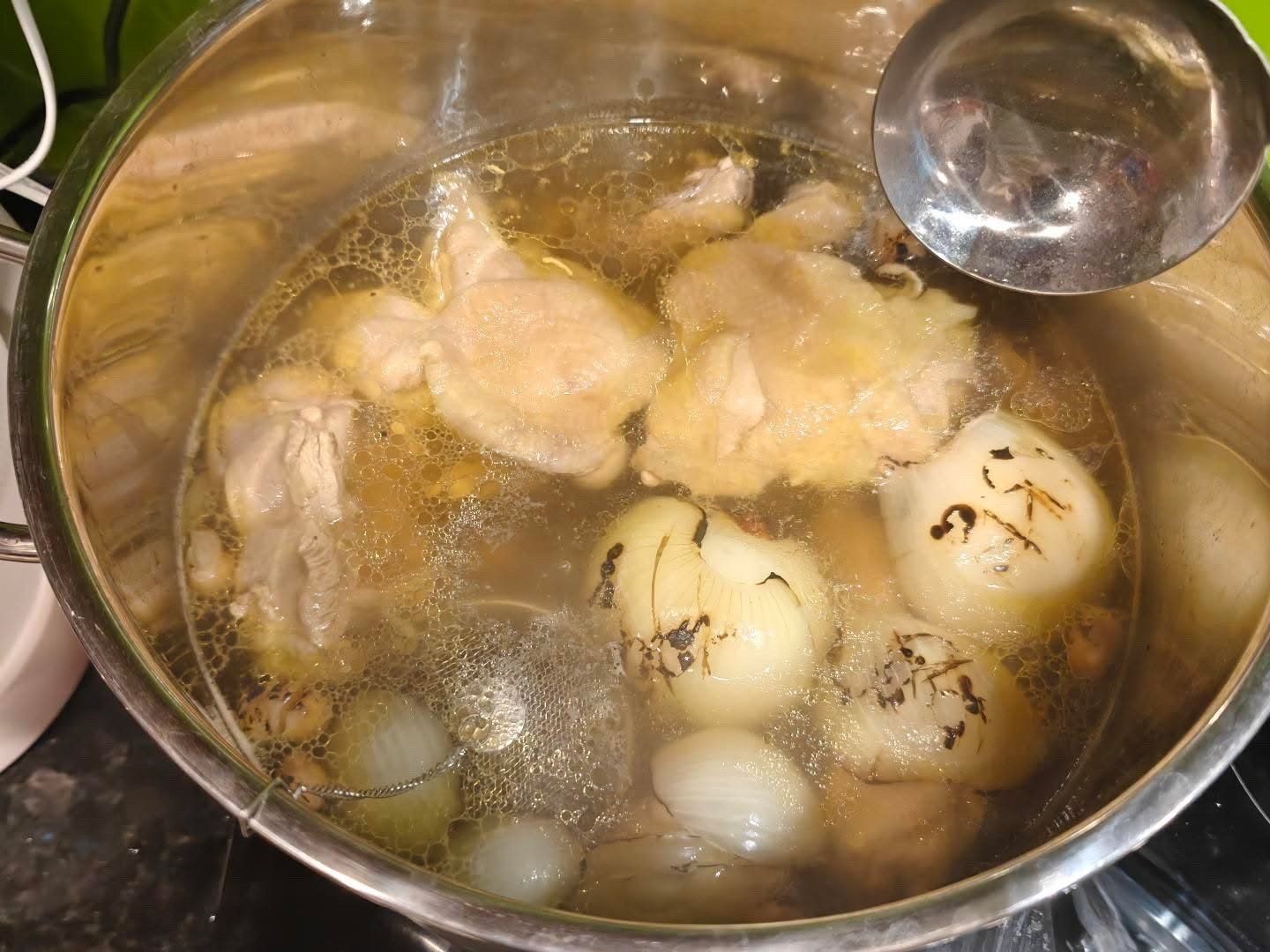 From Market to Home Kitchen: Vietnamese Cooking Class with Bánh Xèo & Salt Coffee