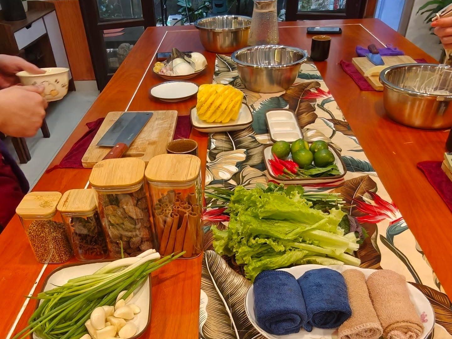 From Market to Home Kitchen: Vietnamese Cooking Class with Bánh Xèo & Salt Coffee