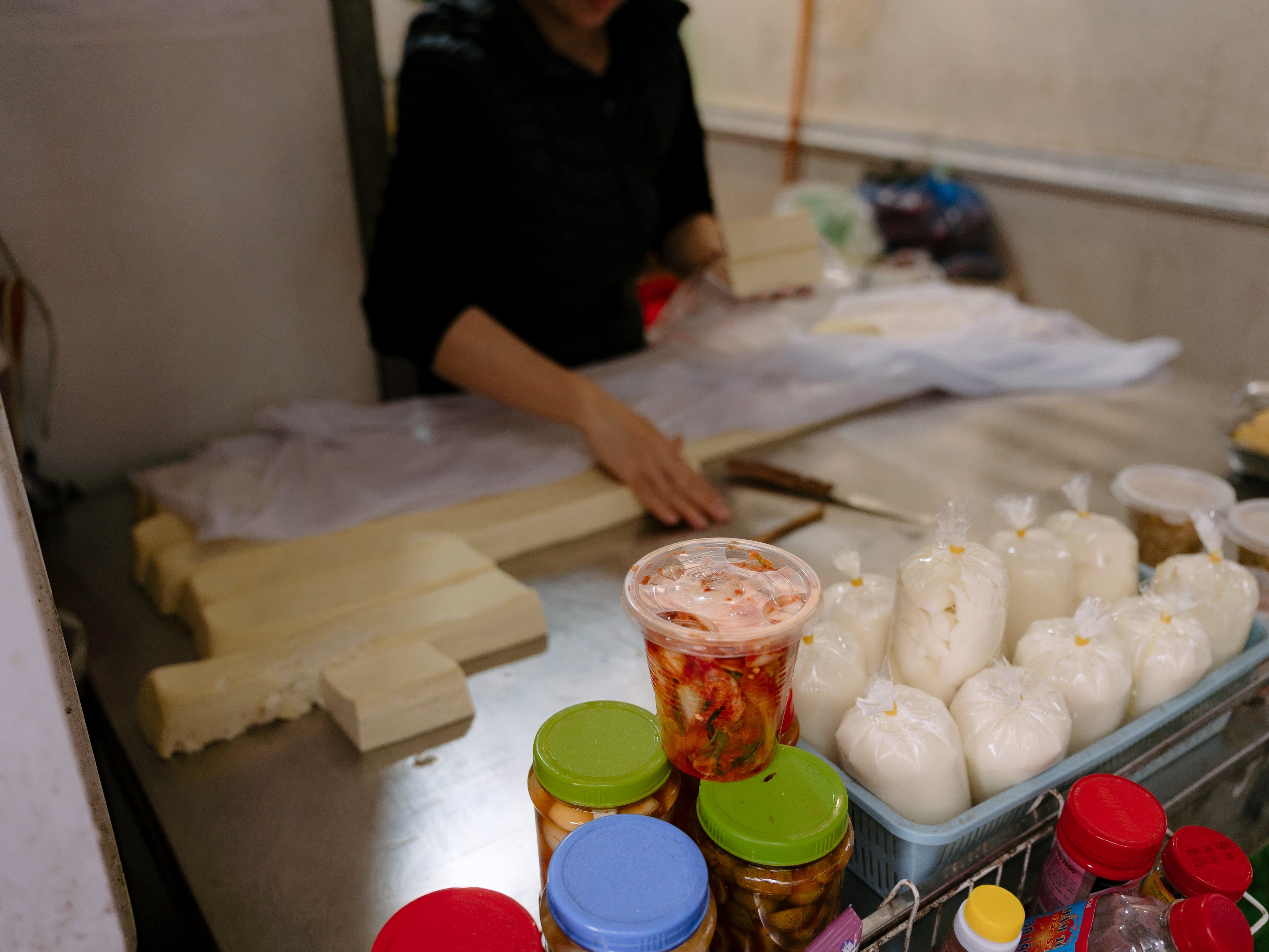 From Market to Home Kitchen: Vietnamese Cooking Class with Bánh Xèo & Salt Coffee