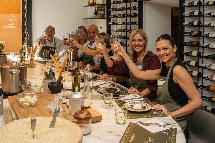 VIP Seasonal Truffle Experience: Private Pasta Masterclass & Wine in Rome (Up to 12 Guests)
