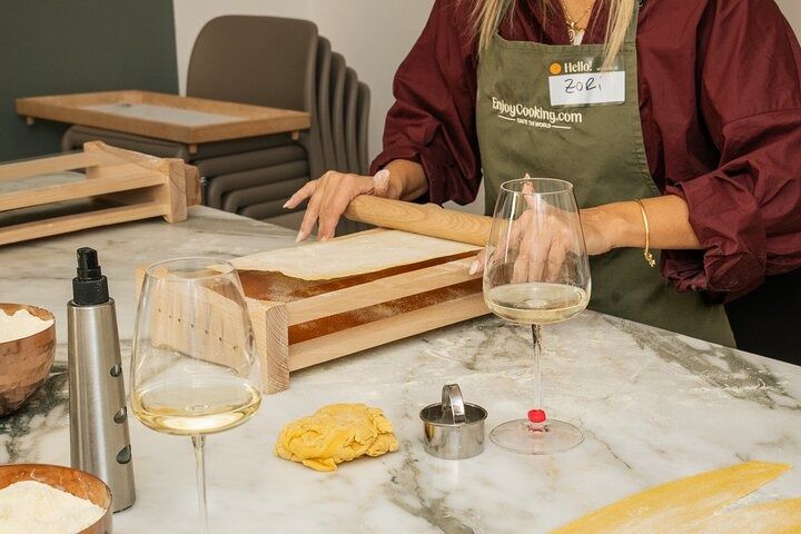 VIP Seasonal Truffle Experience: Private Pasta Masterclass & Wine in Rome (Up to 12 Guests)