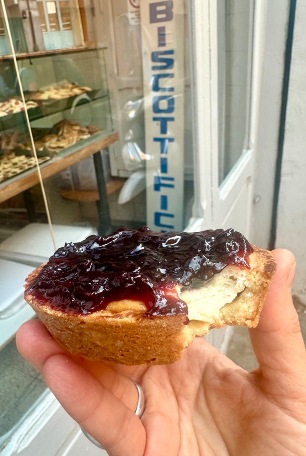 Walking Food Experience in Trastevere
