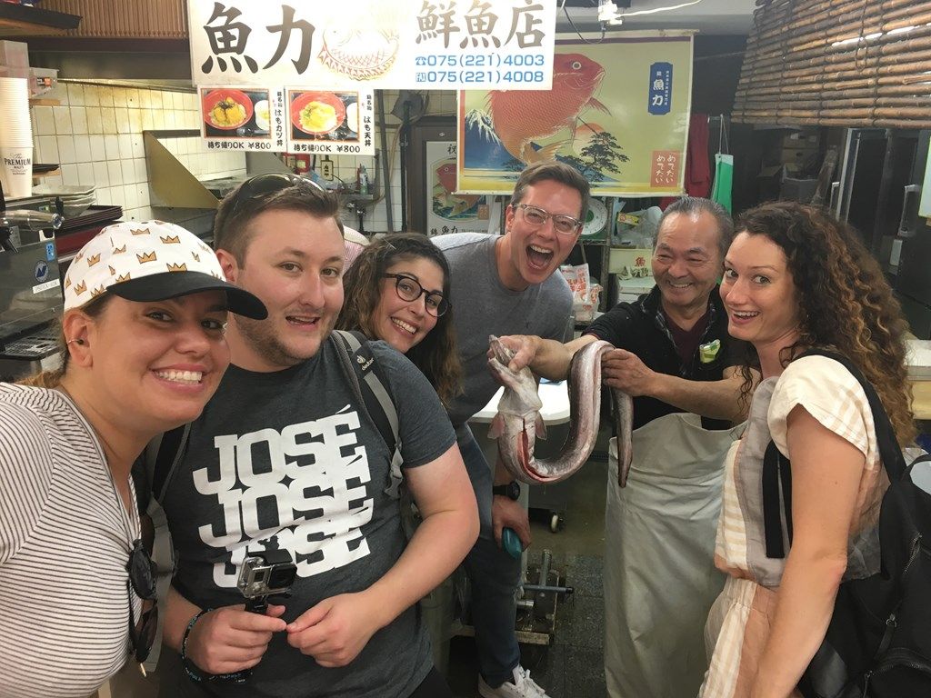 Food Tour in Kyoto Nishiki Market, Pontocho and Gion Geisha District