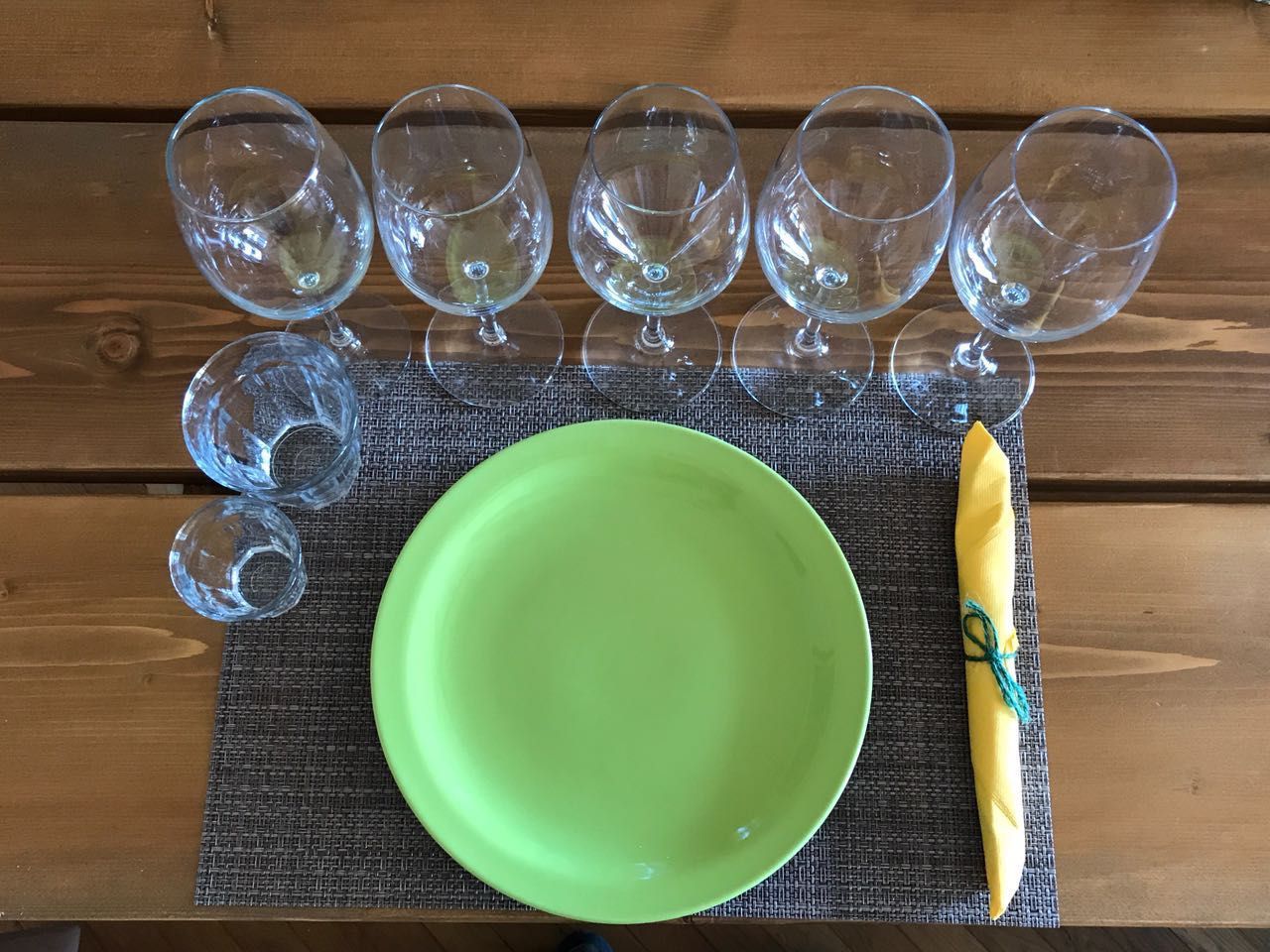 Wine, Virgin Olive Oil, and Cheese Tasting in San Gimignano