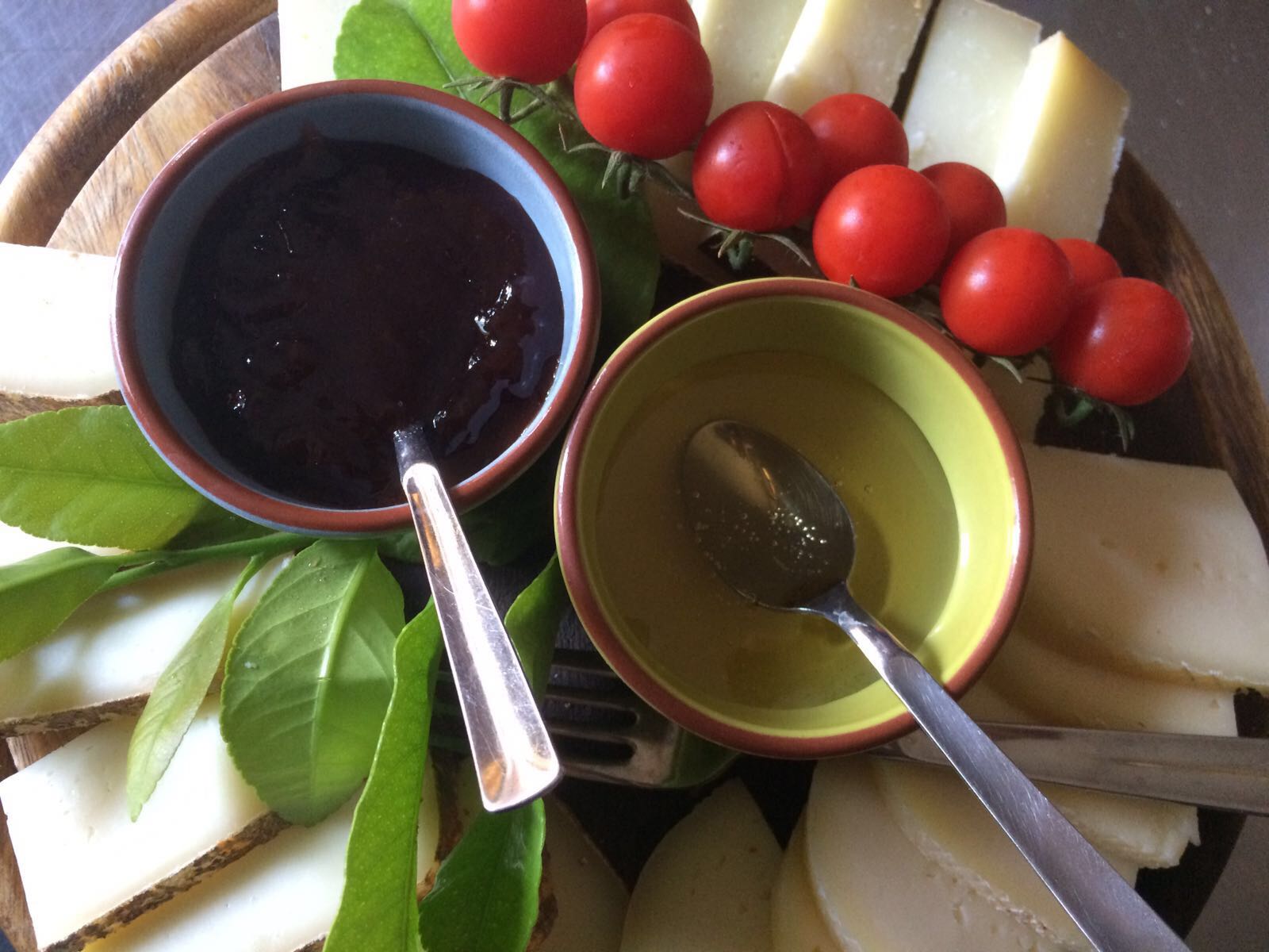 Wine, Virgin Olive Oil, and Cheese Tasting in San Gimignano