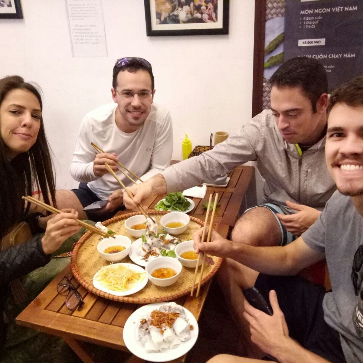 1-Hour Cyclo (Xích Lô/Rickshaw) + Street Food Walking Tour + 30-Minute Foot Massage