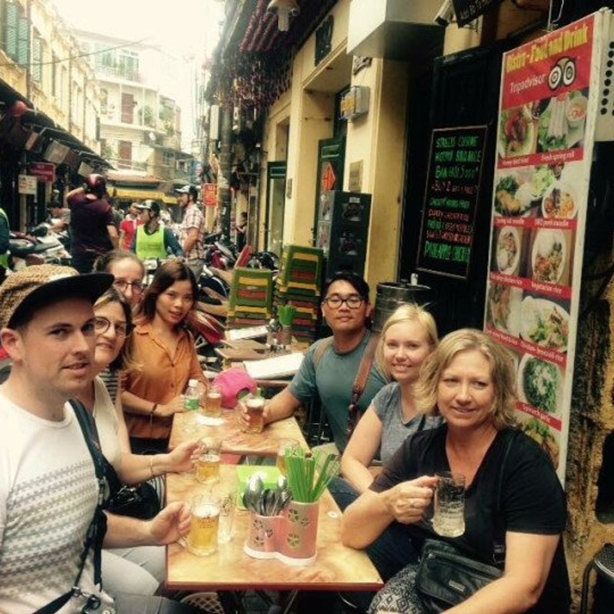 1-Hour Cyclo (Xích Lô/Rickshaw) + Street Food Walking Tour + 30-Minute Foot Massage