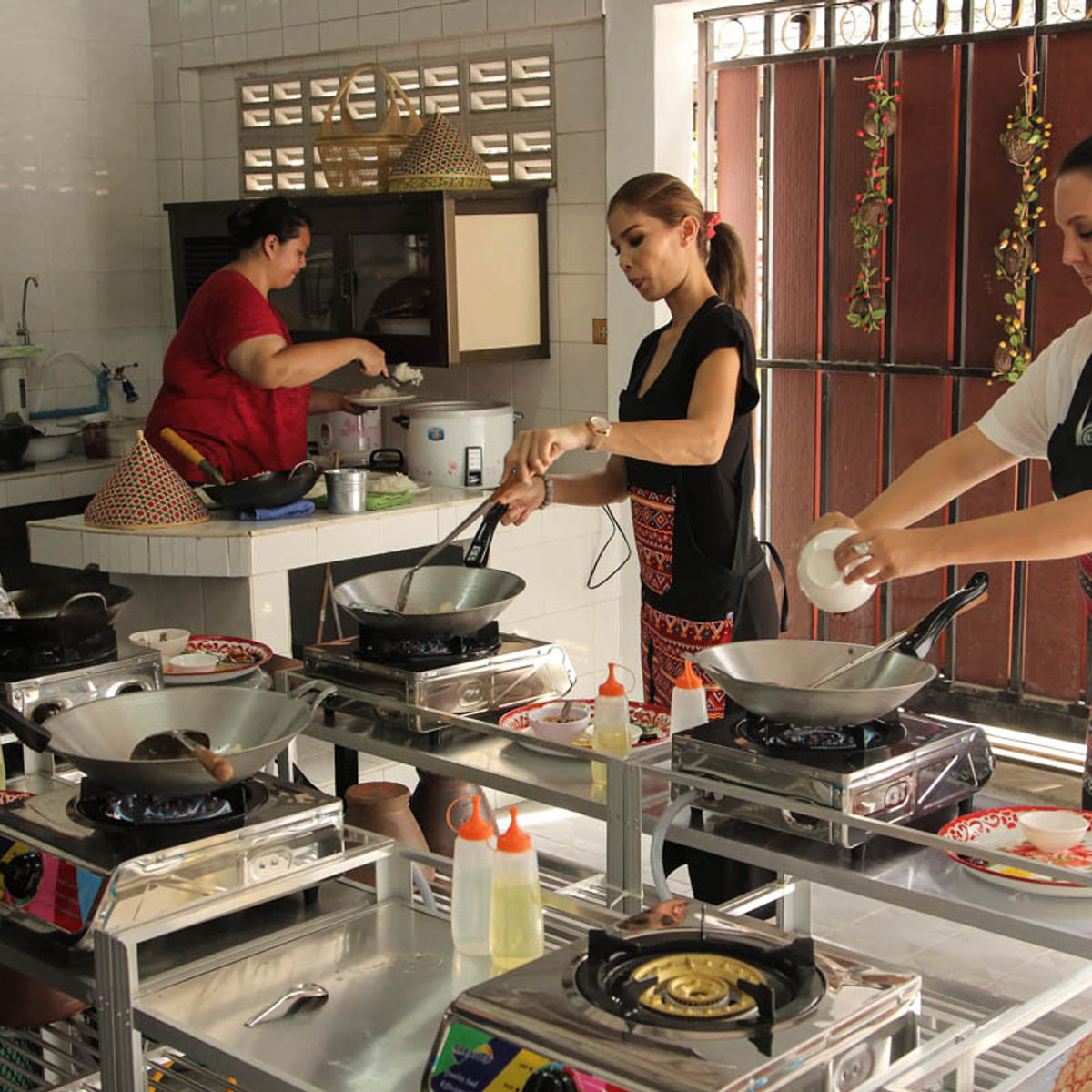 Bangkok's Best Flavors: Cooking Class and Market Tour (Vegetarians Welcome)
