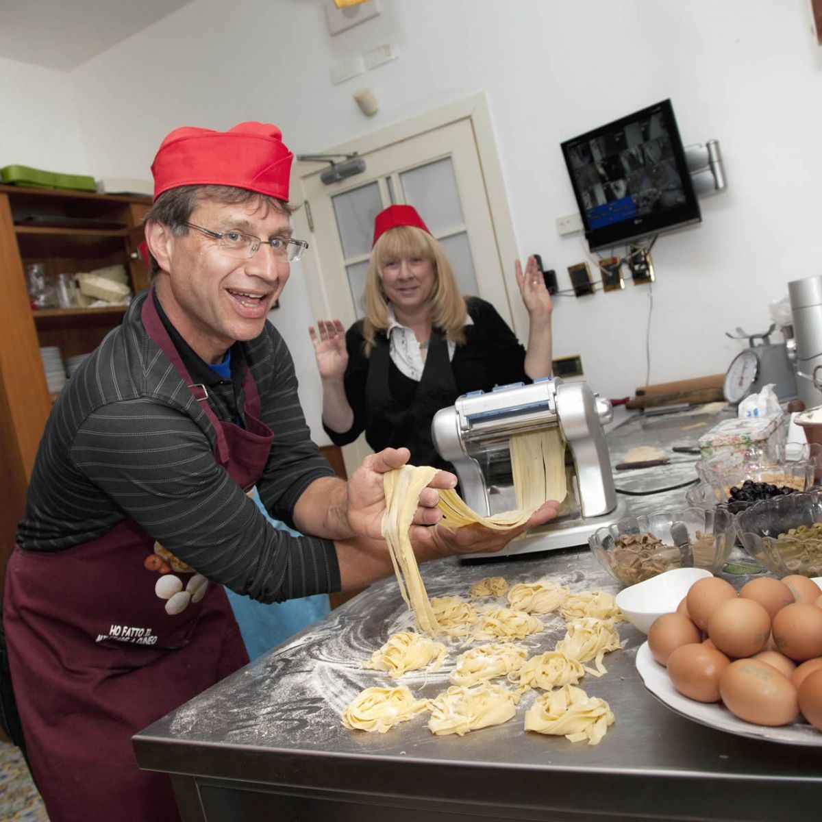 3-Course Cooking Class on Hills of Sorrento in Family Villa