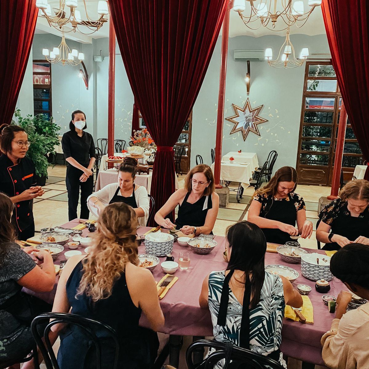 3 hours of hands-on cooking class with Hoa Túc Cooking Class