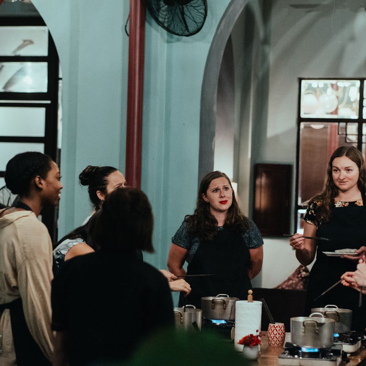 3 hours of hands-on cooking class with Hoa Túc Cooking Class