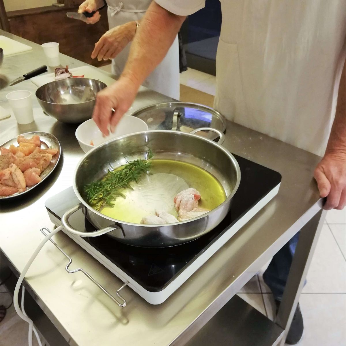 Florence Dinner Deluxe Cooking Class: Italian 4 Course Dinner with Wine