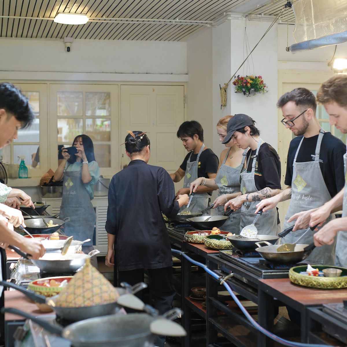 4-Dish Cooking Class Bangkok & Morning Market Tour