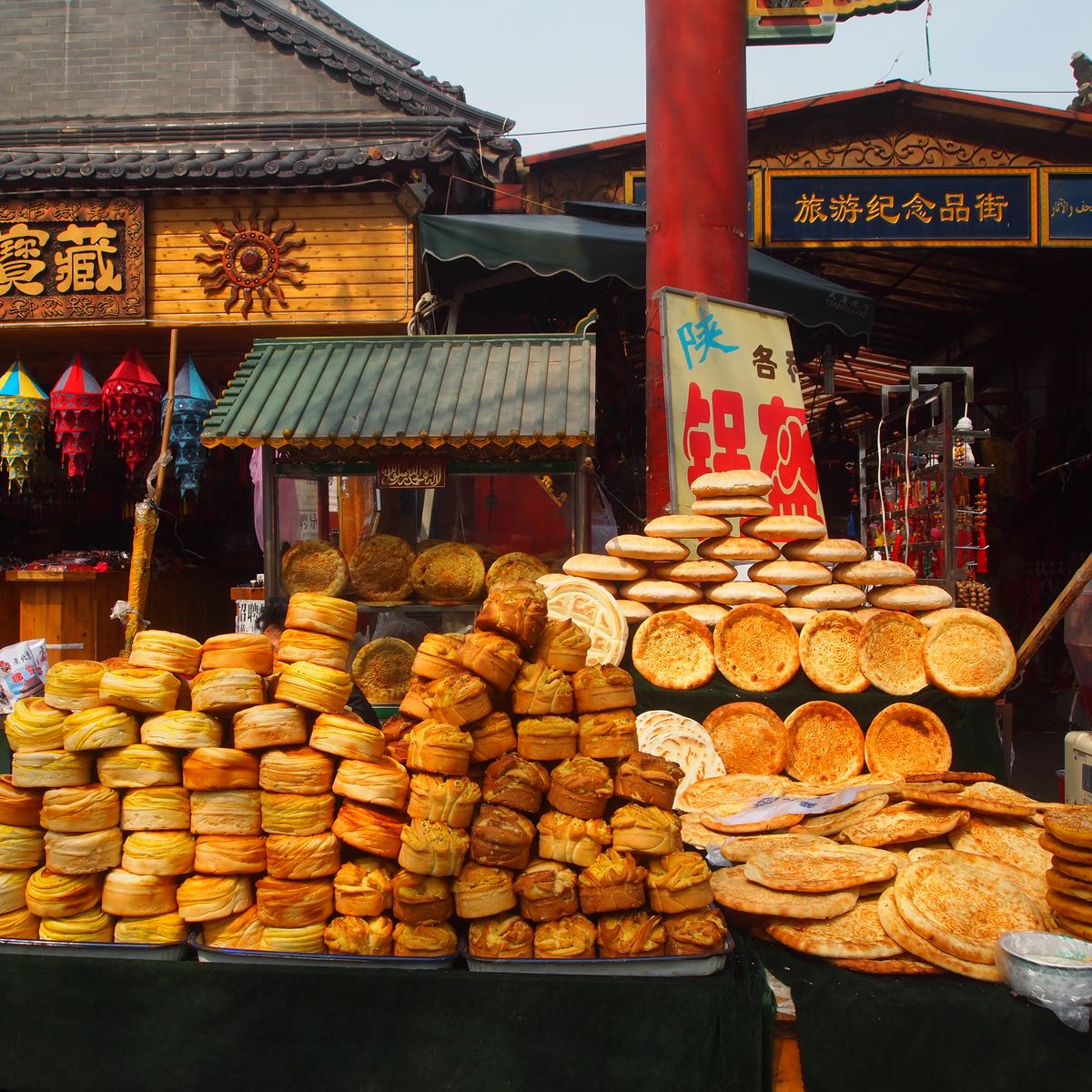 6 Hours Cooking Class in a Local Family with Muslim Quarter Bazaar Tour