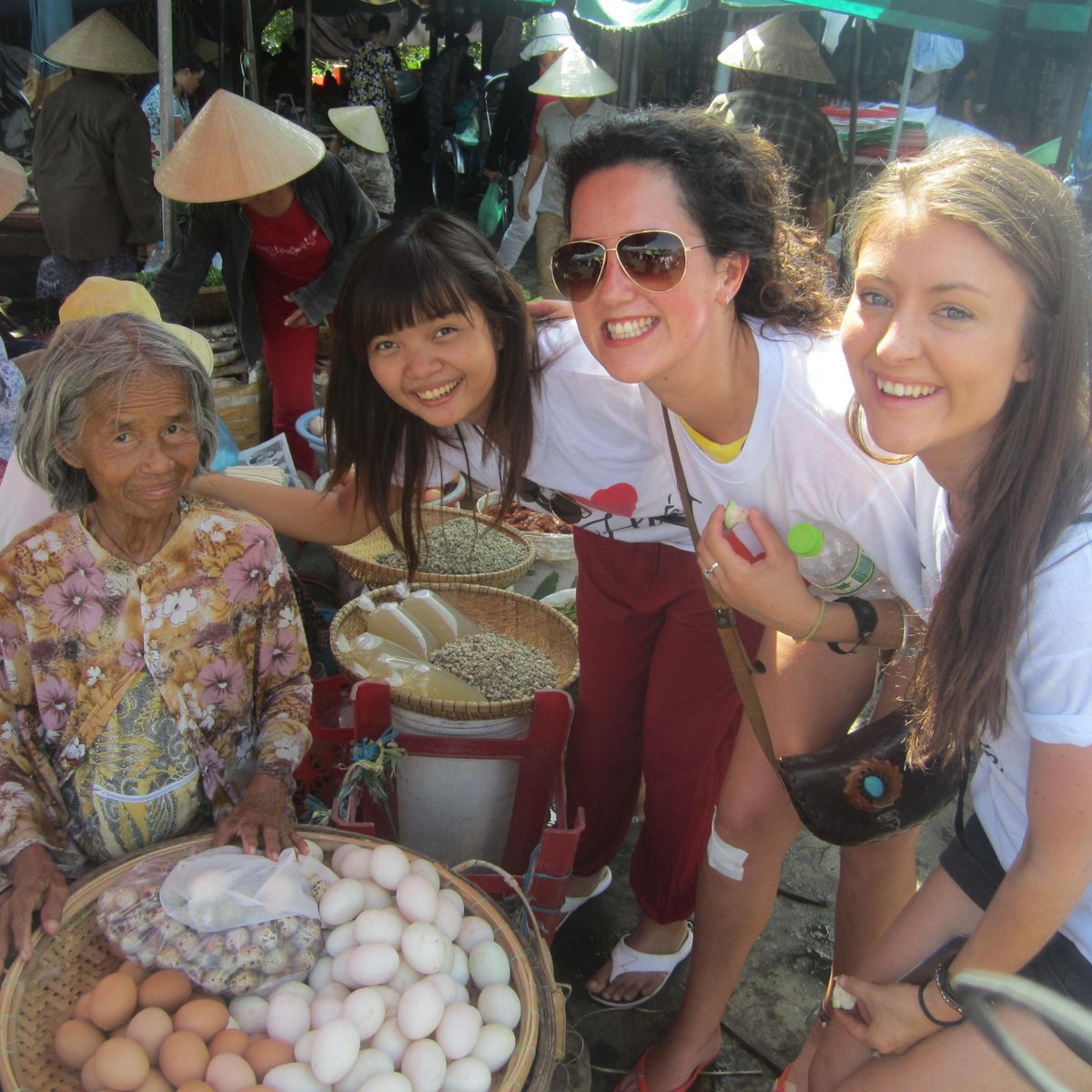 Hue Cooking Class + Market Tour