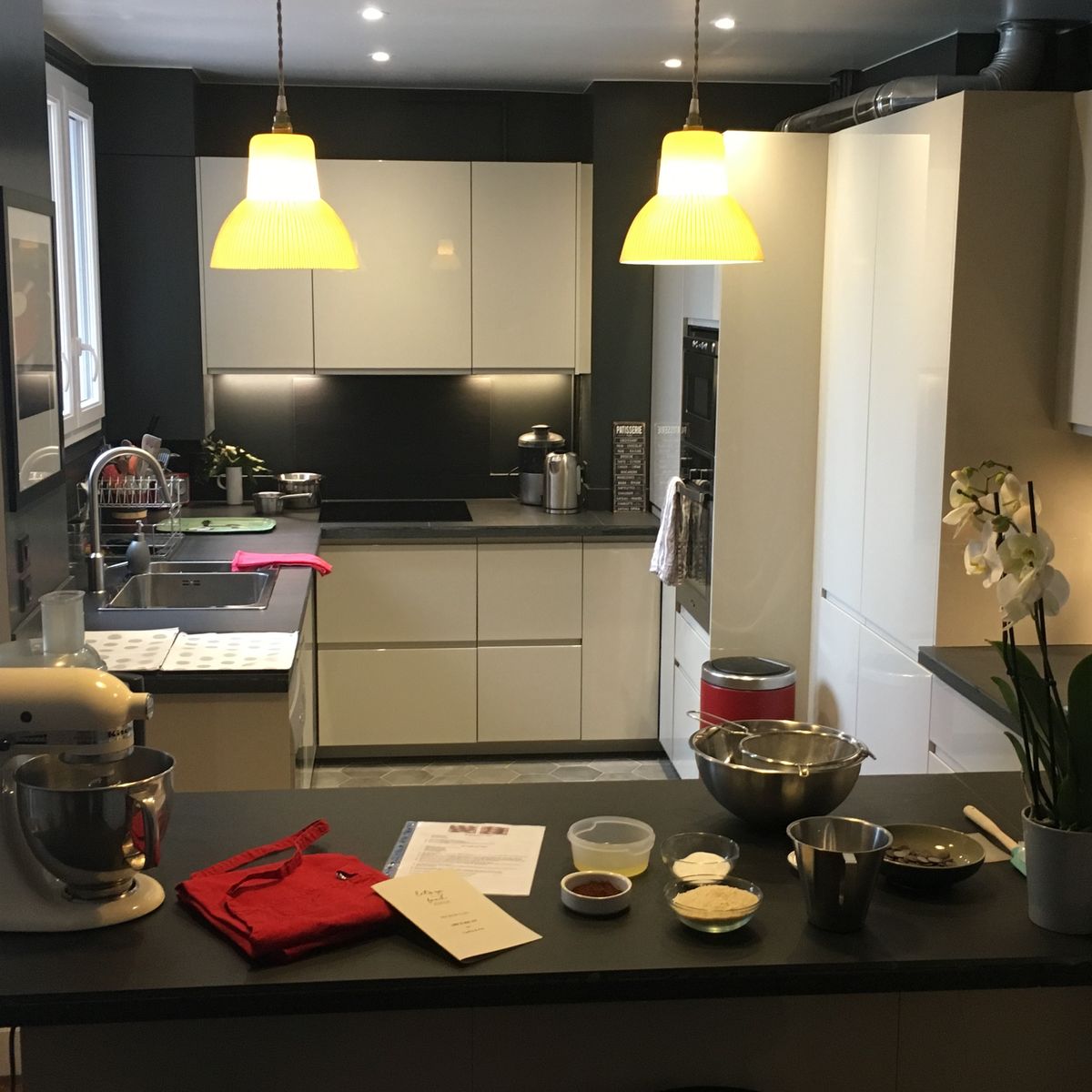 Private Macaron Baking Class in a Parisian Apartment