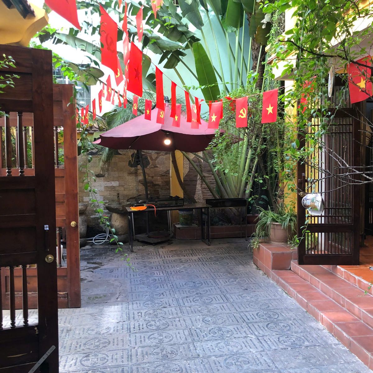 A Taste of Hanoi: Banh Xeo, Pho & Che Ngo in a Garden Villa