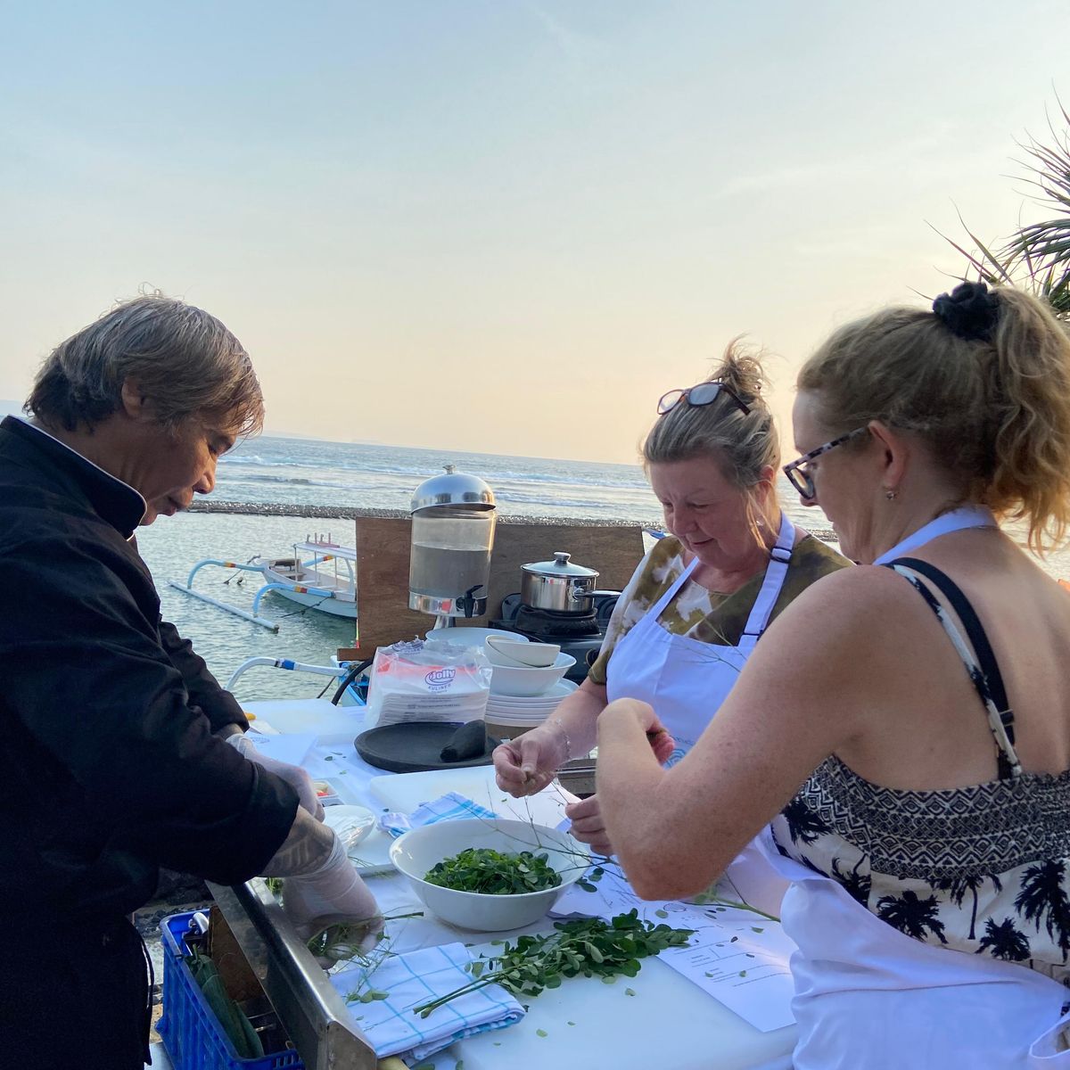 Ein dreigängiges balinesisches Kulinarikerlebnis im Seaside Restaurant