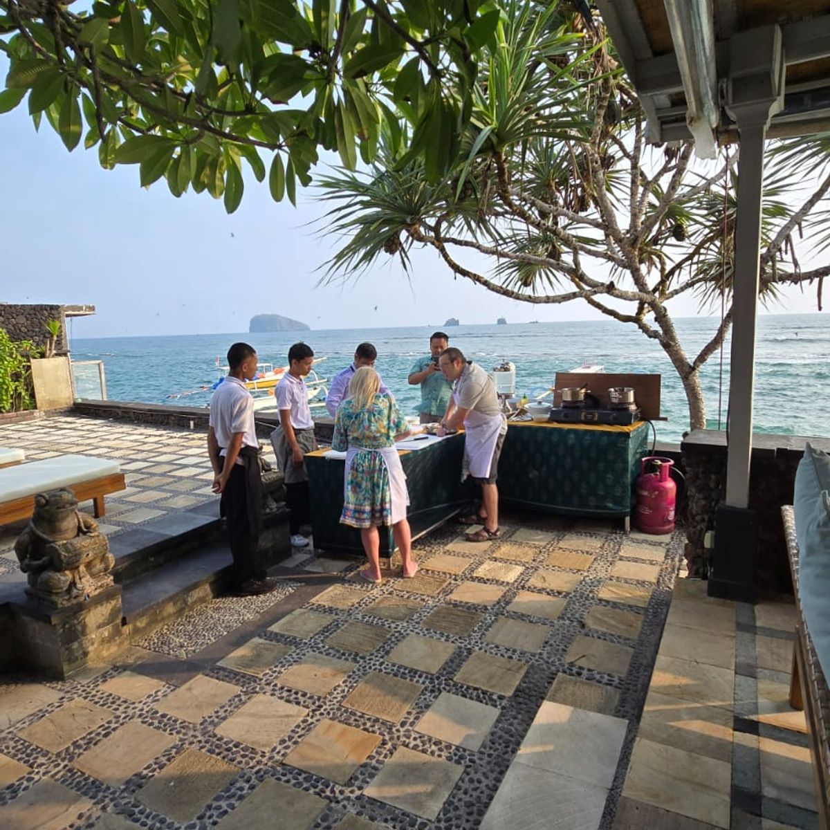 Ein dreigängiges balinesisches Kulinarikerlebnis im Seaside Restaurant