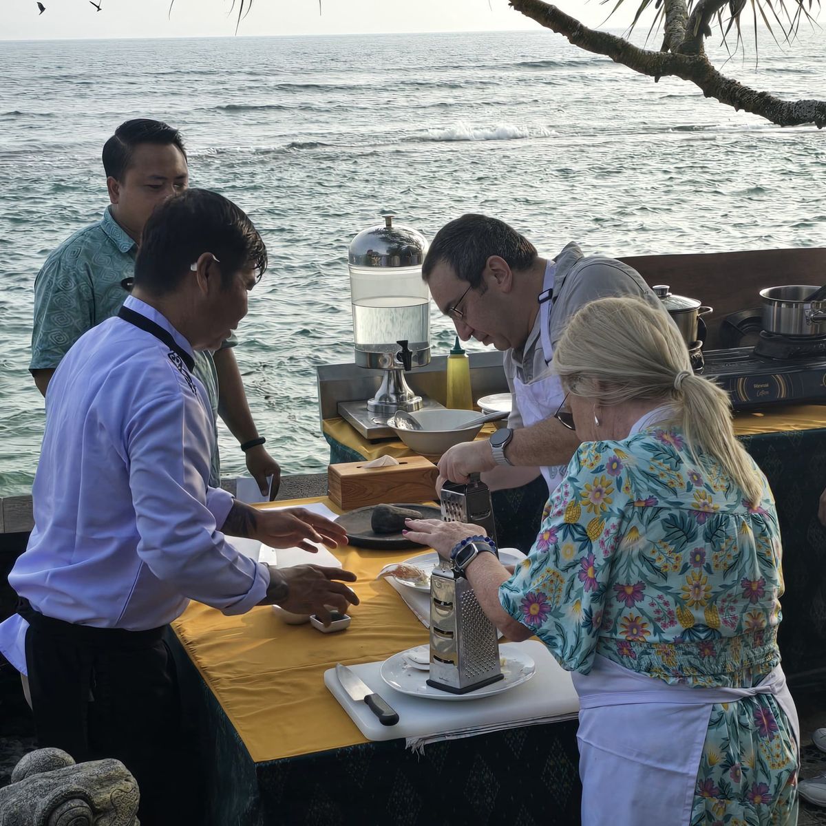 Ein dreigängiges balinesisches Kulinarikerlebnis im Seaside Restaurant