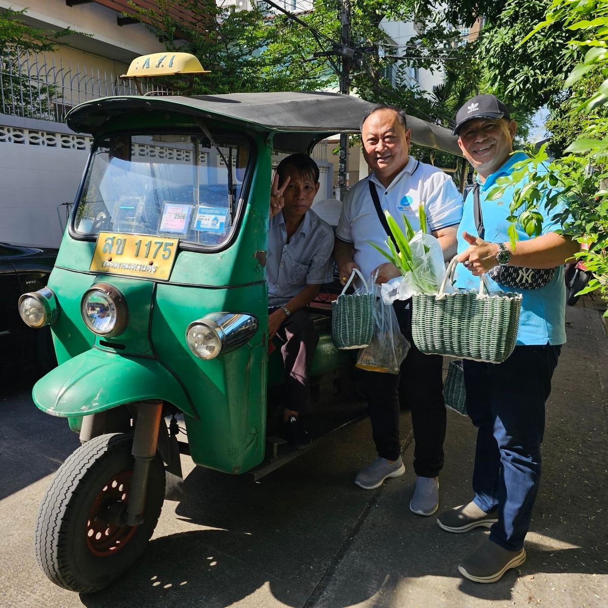 Thai Cooking Experience with German-Speaking Instructor, Market Tour, and Thai Herbal Tea Tasting