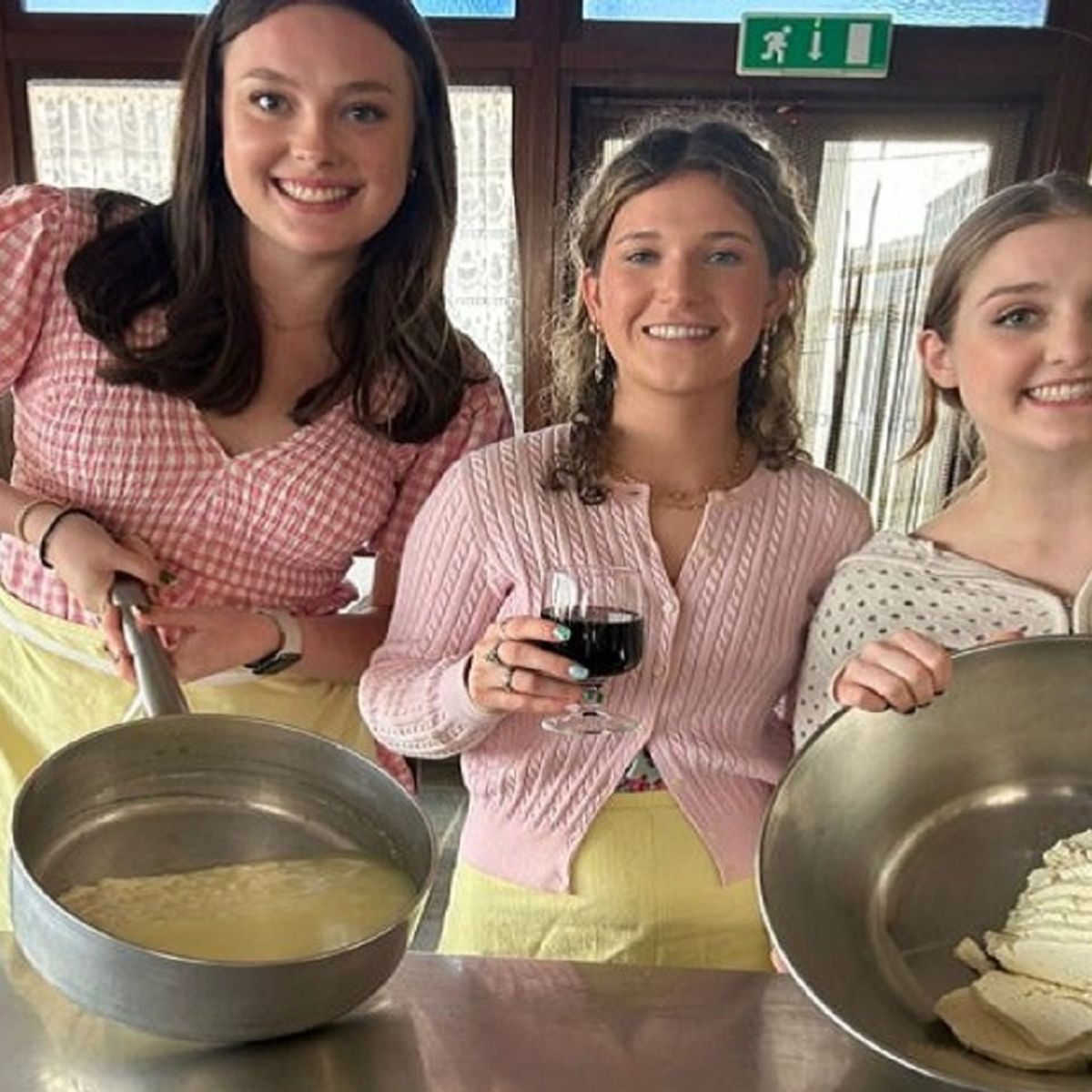 Pasta, Mozzarella and Tiramisu Cooking Class in Amalfi Coast
