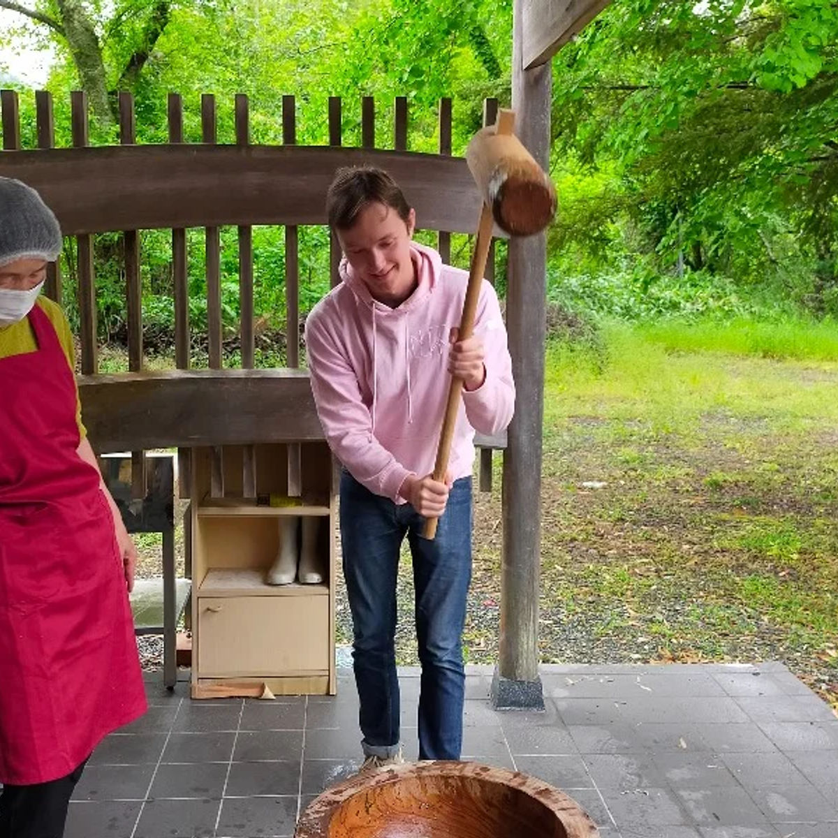 Artisanal Washi Paper and Mochi Making Experience in Kyoto