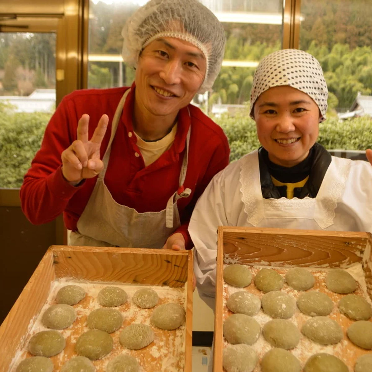 Artisanal Washi Paper and Mochi Making Experience in Kyoto