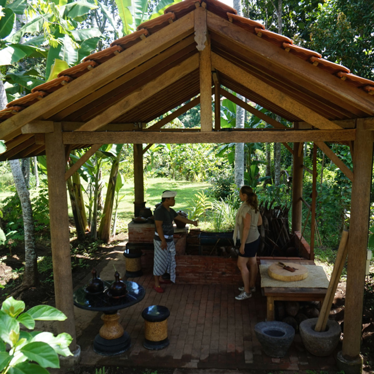 Authentic 15-Recipe Balinese Ceremonial Feast, only 8 cooks per class - Pick Organic Produce in our Garden.
