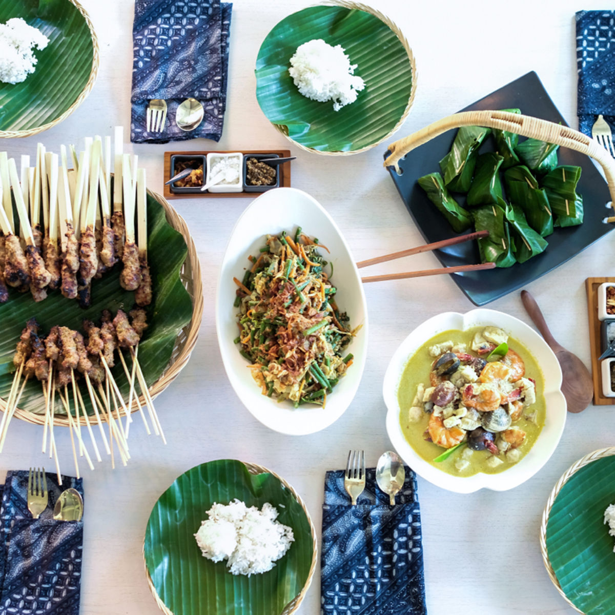 Authentic 15-Recipe Balinese Ceremonial Feast, only 8 cooks per class - Pick Organic Produce in our Garden.