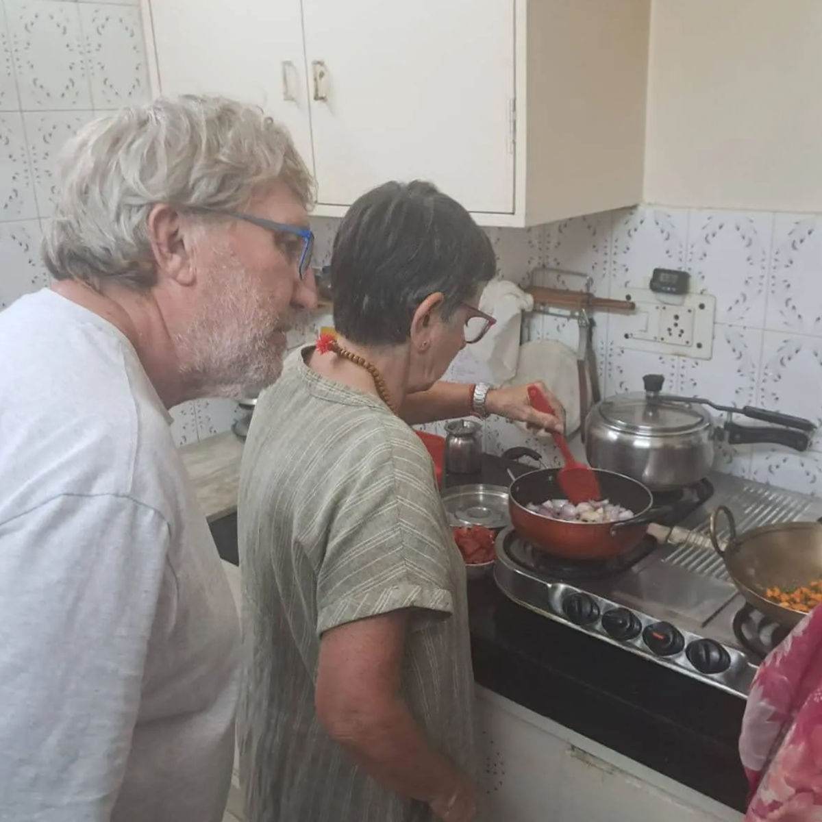 Pengalaman Memasak dan Rempah Gaya Rumah India yang Autentik