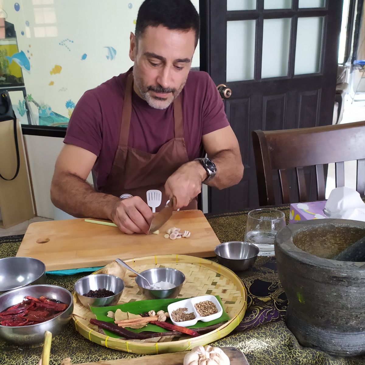 Learn to Make Thai Dishes in an Intimate Neighborhood