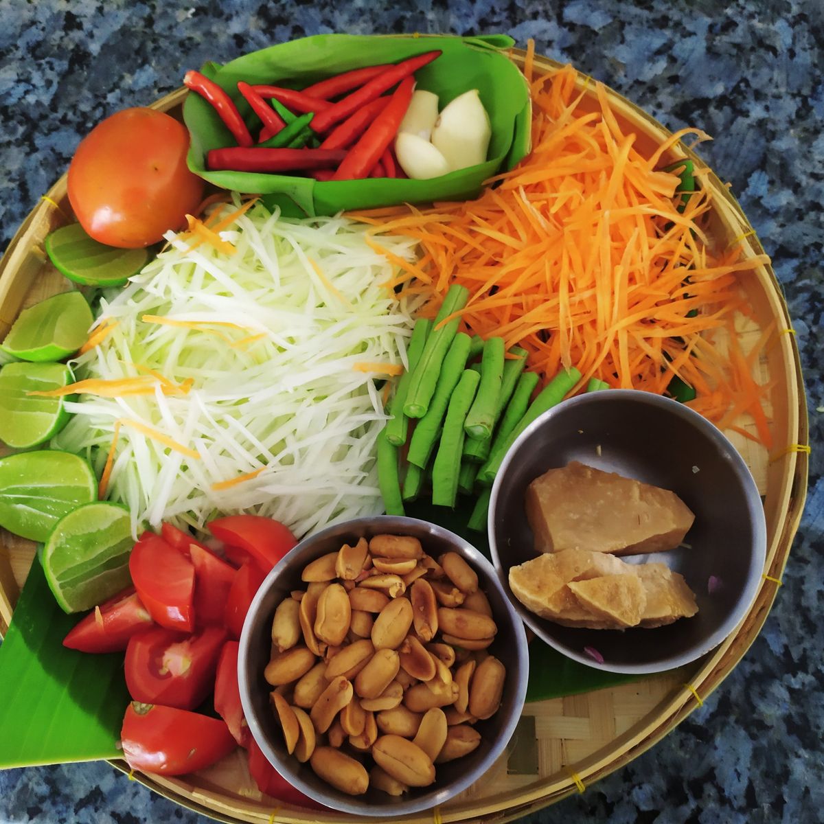 Learn to Make Thai Dishes in an Intimate Neighborhood