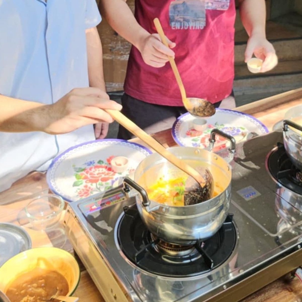 Authentic Thai Cooking Experience with Local Fresh Market Tour