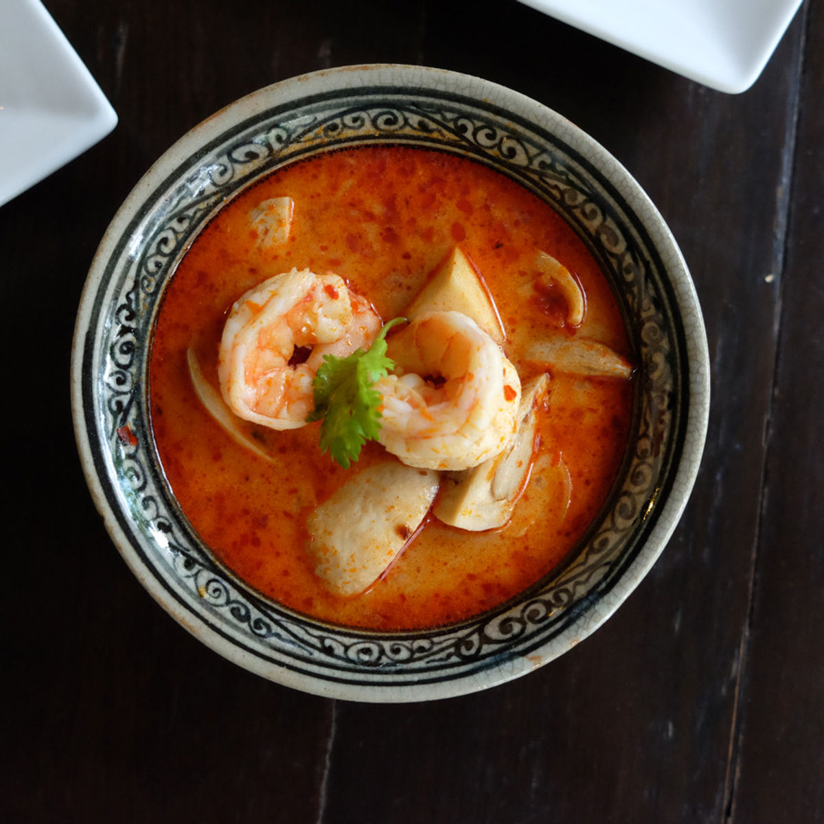 Cours de cuisine thaïlandaise Baipai dans un cottage thaï traditionnel avec un magnifique jardin