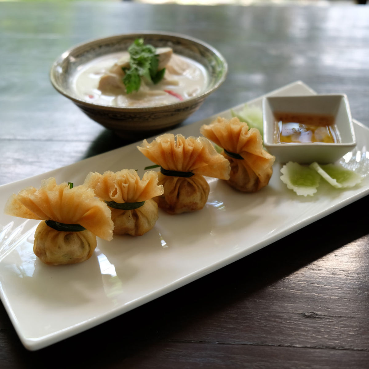 Cours de cuisine thaïlandaise Baipai dans un cottage thaï traditionnel avec un magnifique jardin