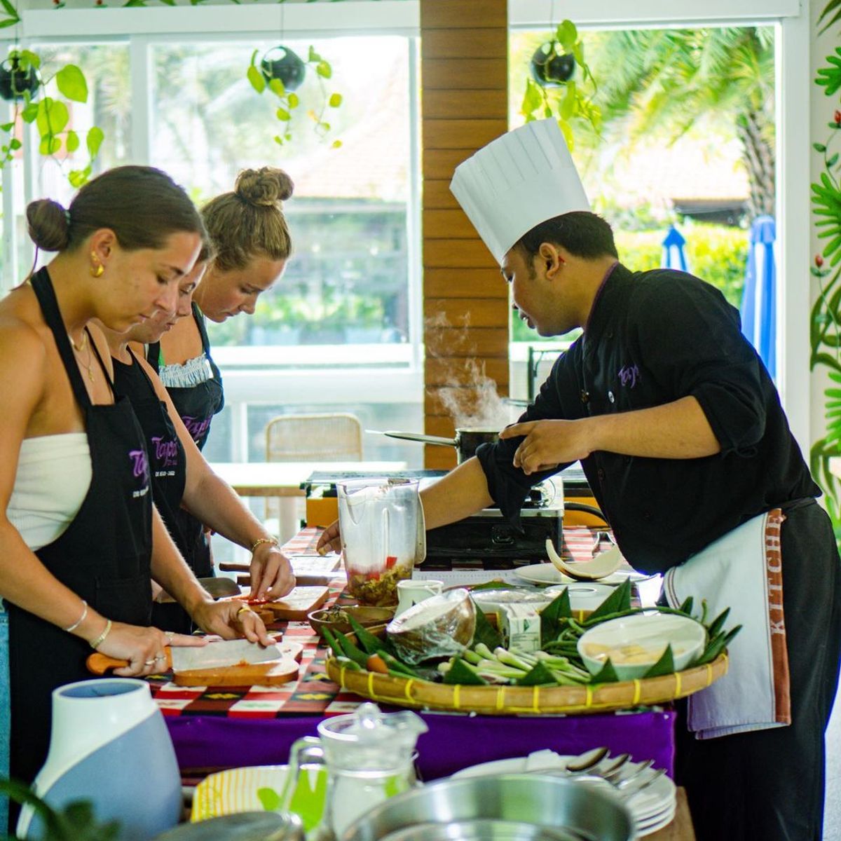 Discover Balinese Flavors with Local Chefs in Canggu