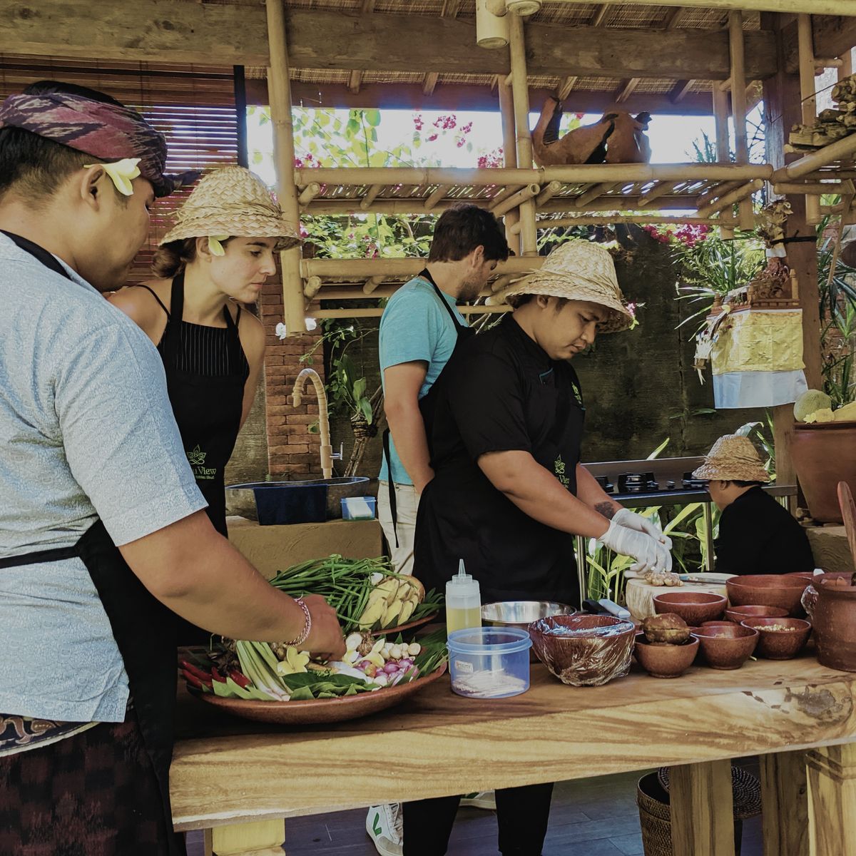 Balinese Cooking Experience and Market Tour with Lunch
