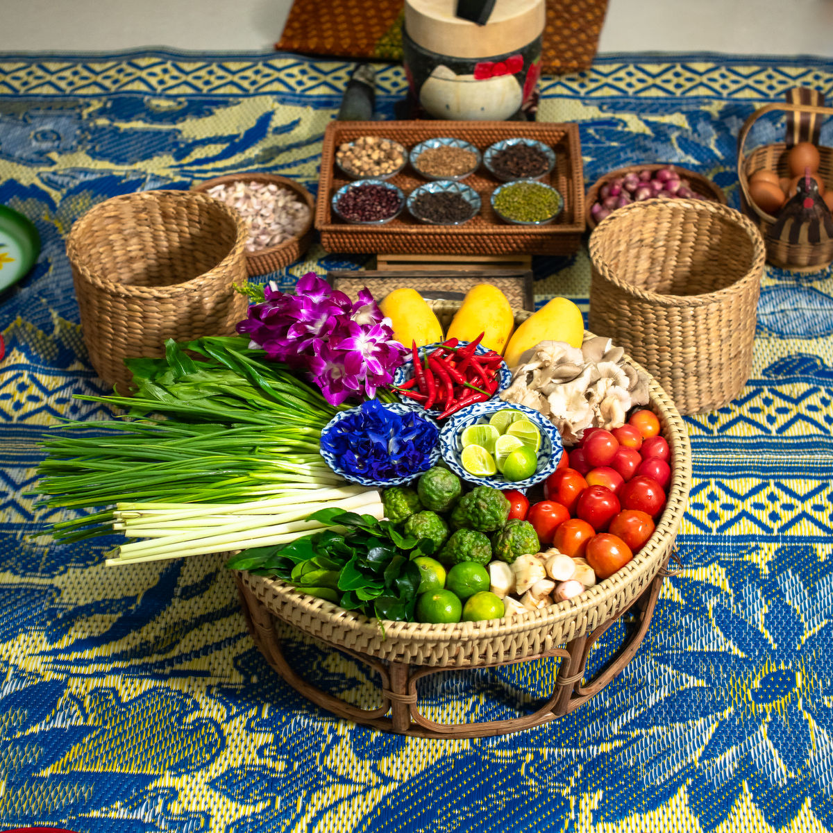 Bangkok Thai Cooking Class in Traditional 100 Year Old House with Market Tour