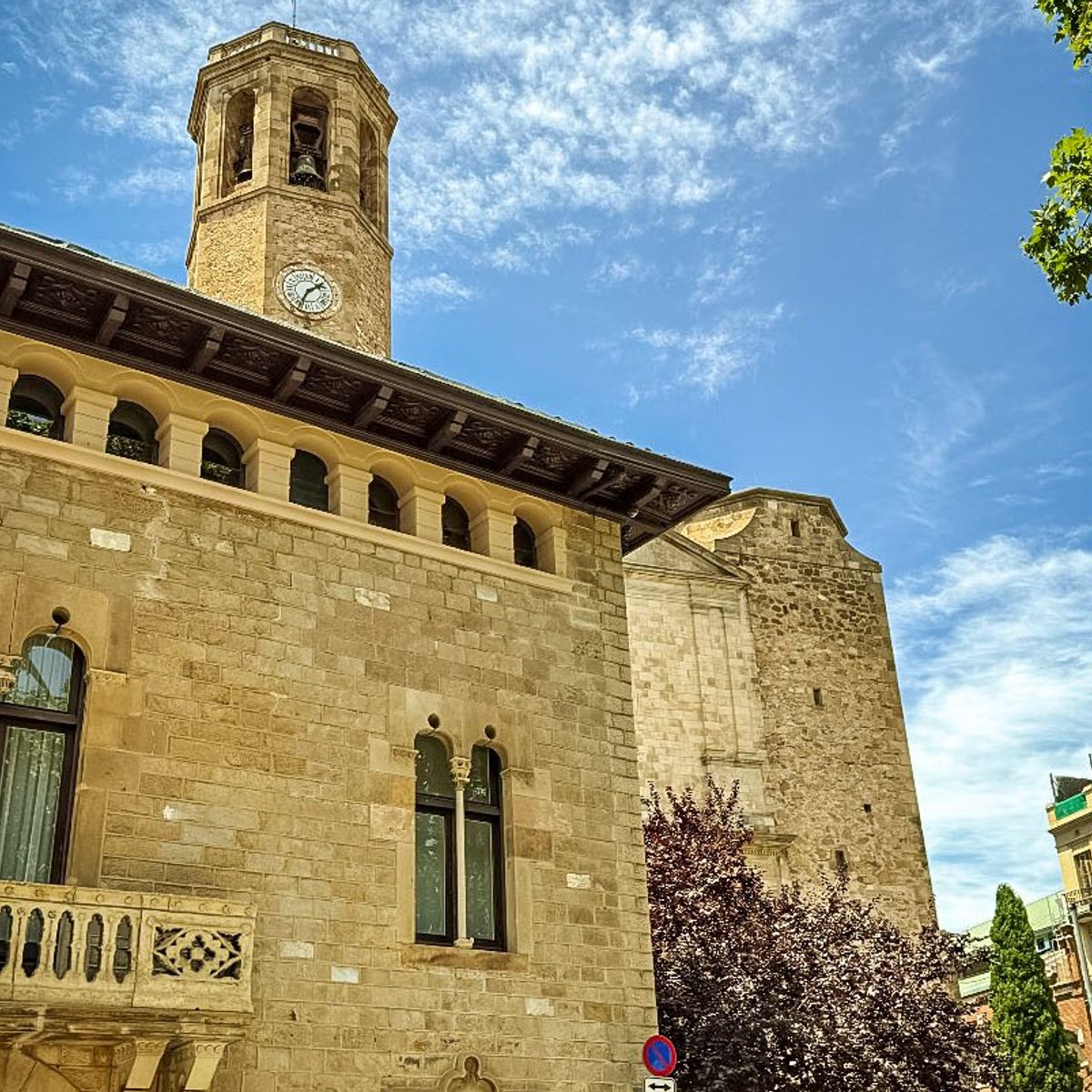 Barcelona Culinary Experience: Paella, Tapas & Sangria with Mercado de Sarrià Tour