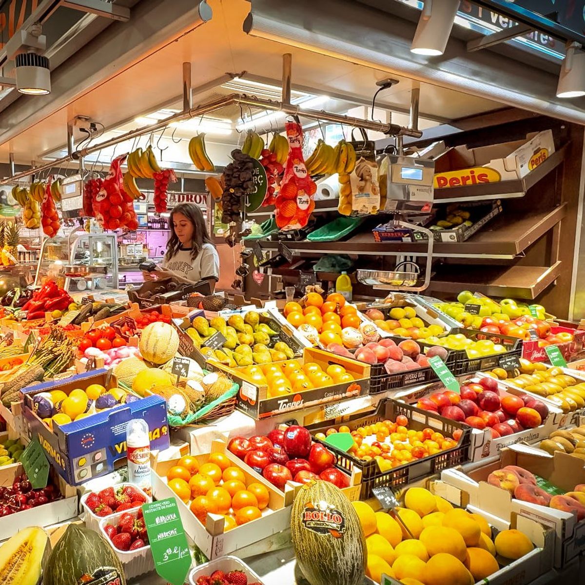 Barcelona Culinary Experience: Paella, Tapas & Sangria with Mercado de Sarrià Tour