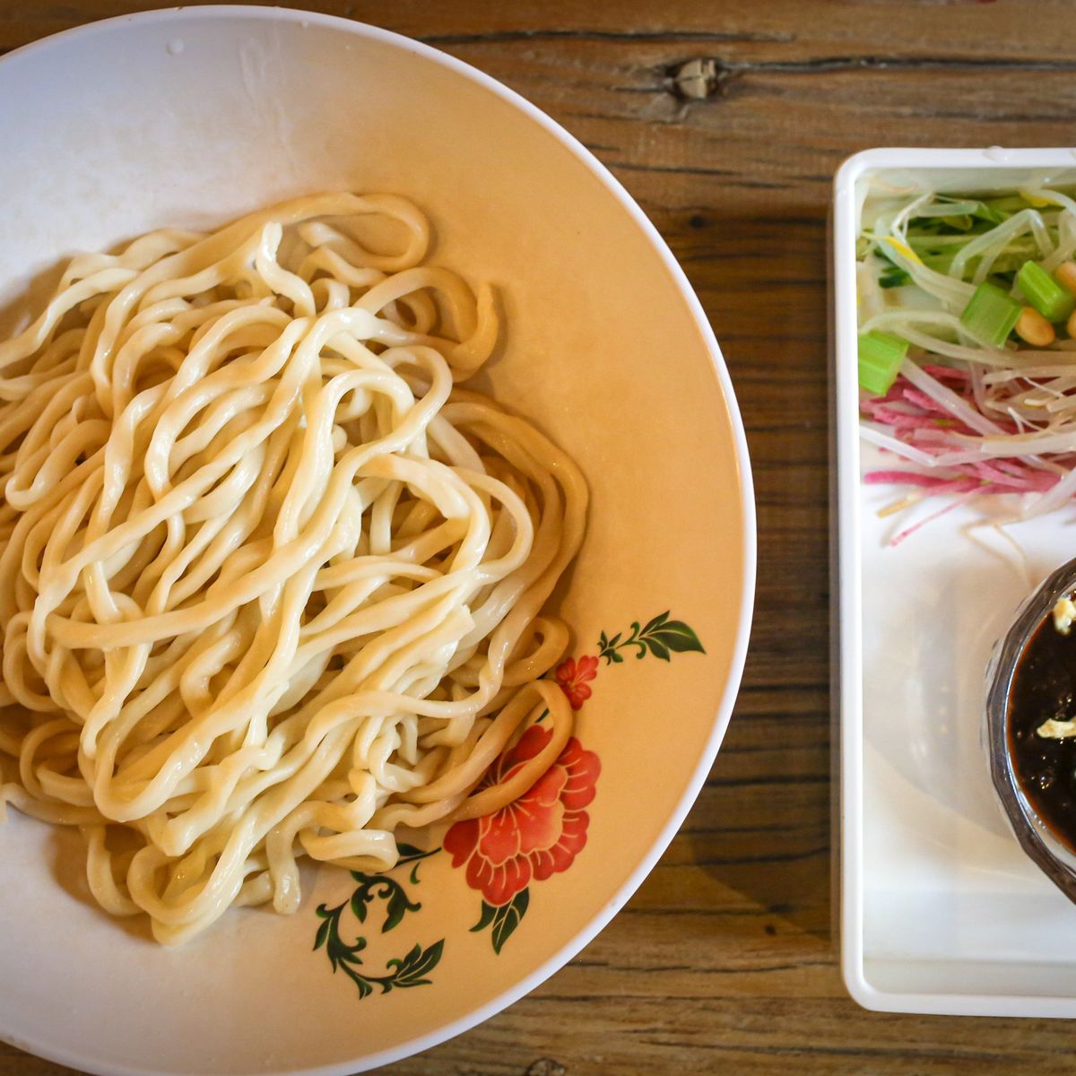 Kulinarische Entdeckungstour durch die Hutongs von Peking: Versteckte Restaurants entdecken