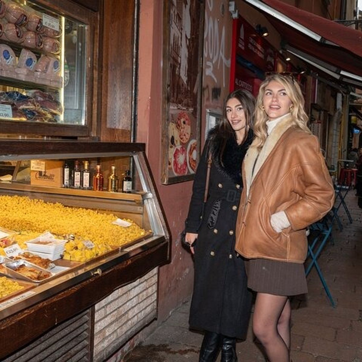 Bologna by Night: Guided Tour, Food & Wine Tasting