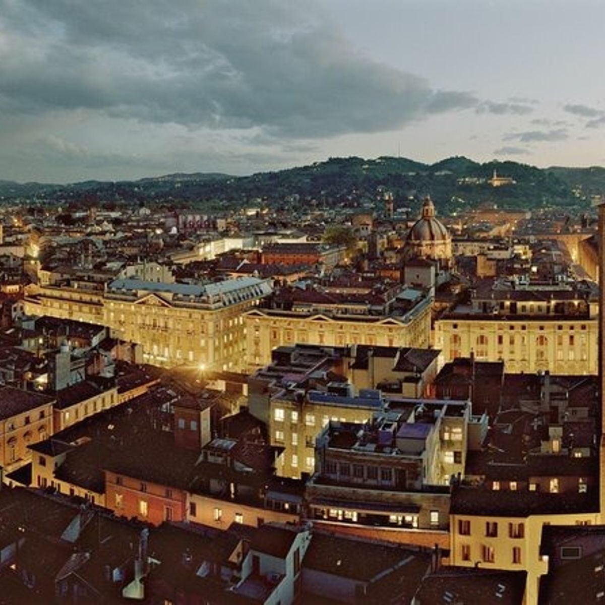 Bologna by Night: Guided Tour, Food & Wine Tasting