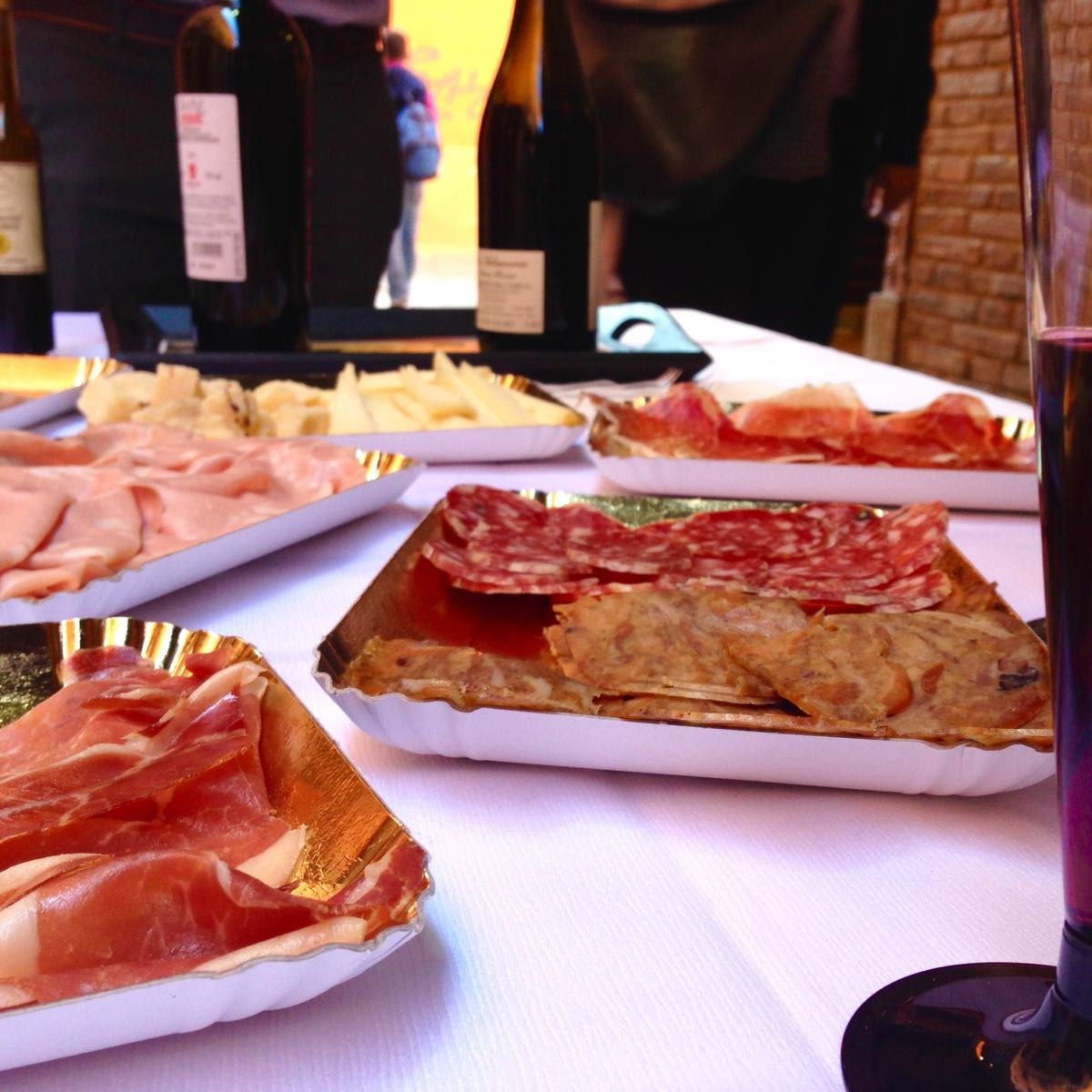 Bologna Food Tasting Tour with a Local