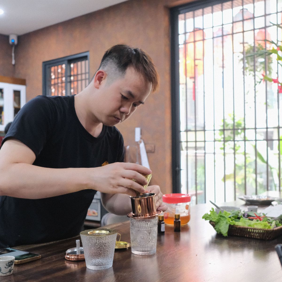 Dine With Locals