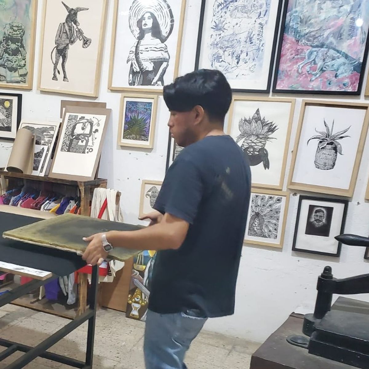​Cacao and Creativity: A Journey through Art Studios and Chocolate Shops